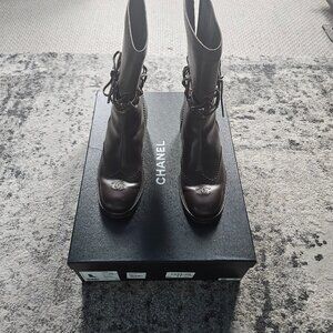 Womens Chanel boots